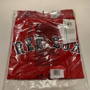 Alex Bregman Boston Red Sox
Nike Fuse Name & Number T-
Shirt - Red Mens Large